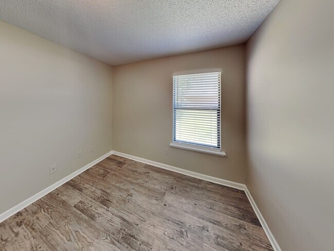 Building Photo - 4969 Ferrell Ln