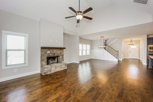 Building Photo - 13 E Field St