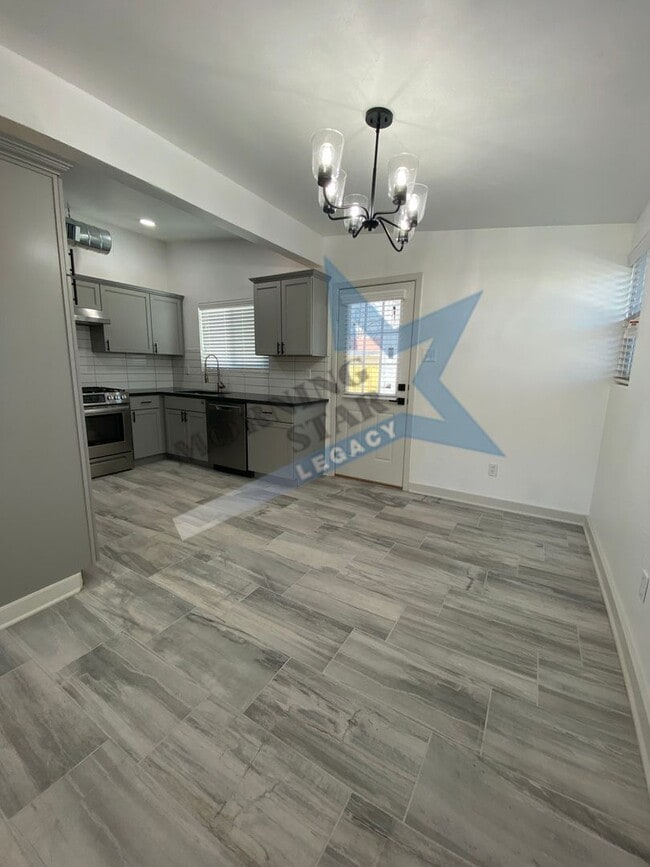 Building Photo - Fully Remodeled 3 bd home