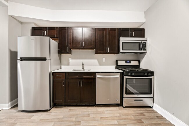 Building Photo - 2 Bedroom Rowhome- Baltimore City