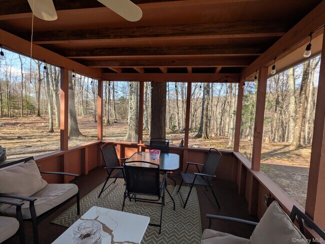 Building Photo - 37 Hill Rd