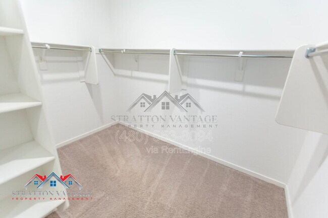 Building Photo - 2898 Kim Dr