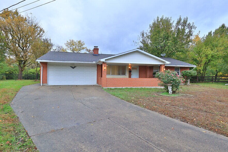 Brick Ranch w/ 2 Car Garage - 11849 Ramsdale Ct