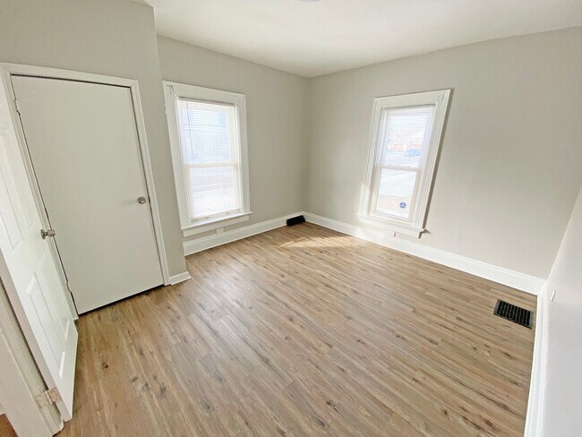 Building Photo - Burkhardt Home : **MOVE-IN SPECIAL: 100% O...