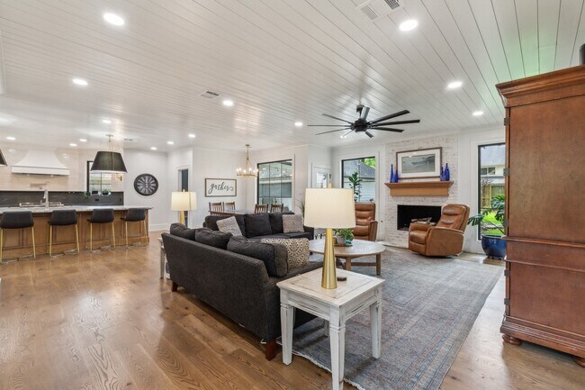 Building Photo - 4810 Middle Falls Dr