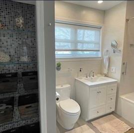 Building Photo - 157 Tuckerman Ave