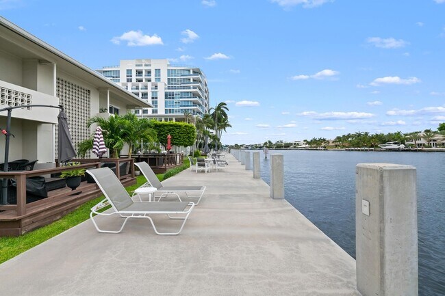 Building Photo - 741 Bayshore Dr