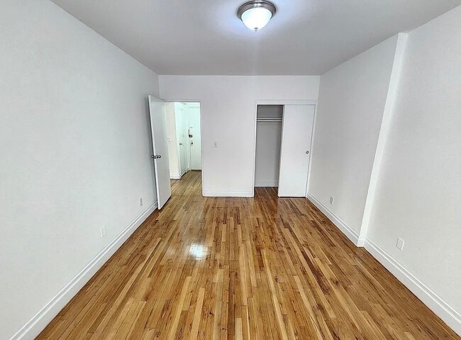 Building Photo - 1725 Edison Ave