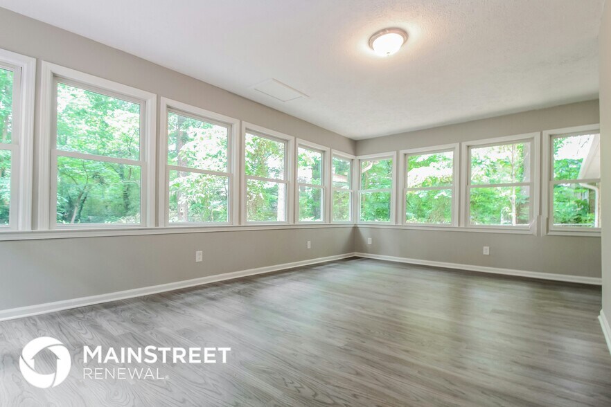 Building Photo - 2673 Green Valley Ct