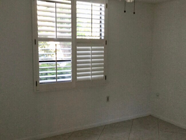 Building Photo - 3636 Whitehall Dr