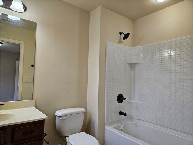 Building Photo - 3155 Stonecrest Dr