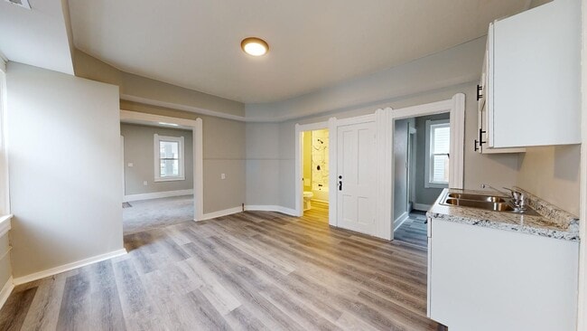 Building Photo - Old Brooklyn Area - 3 Bedroom Single Famil...
