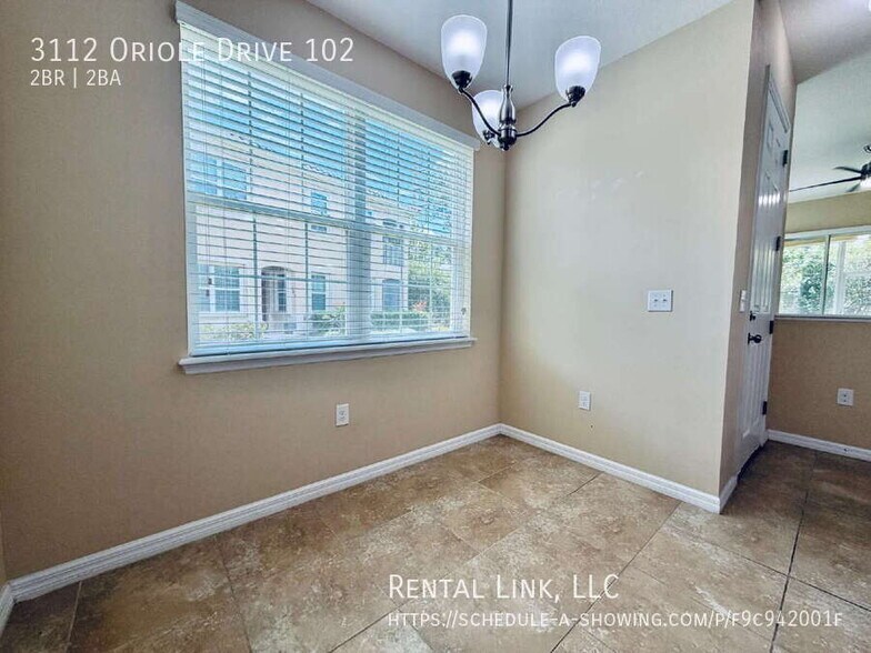 Building Photo - 3112 Oriole Dr