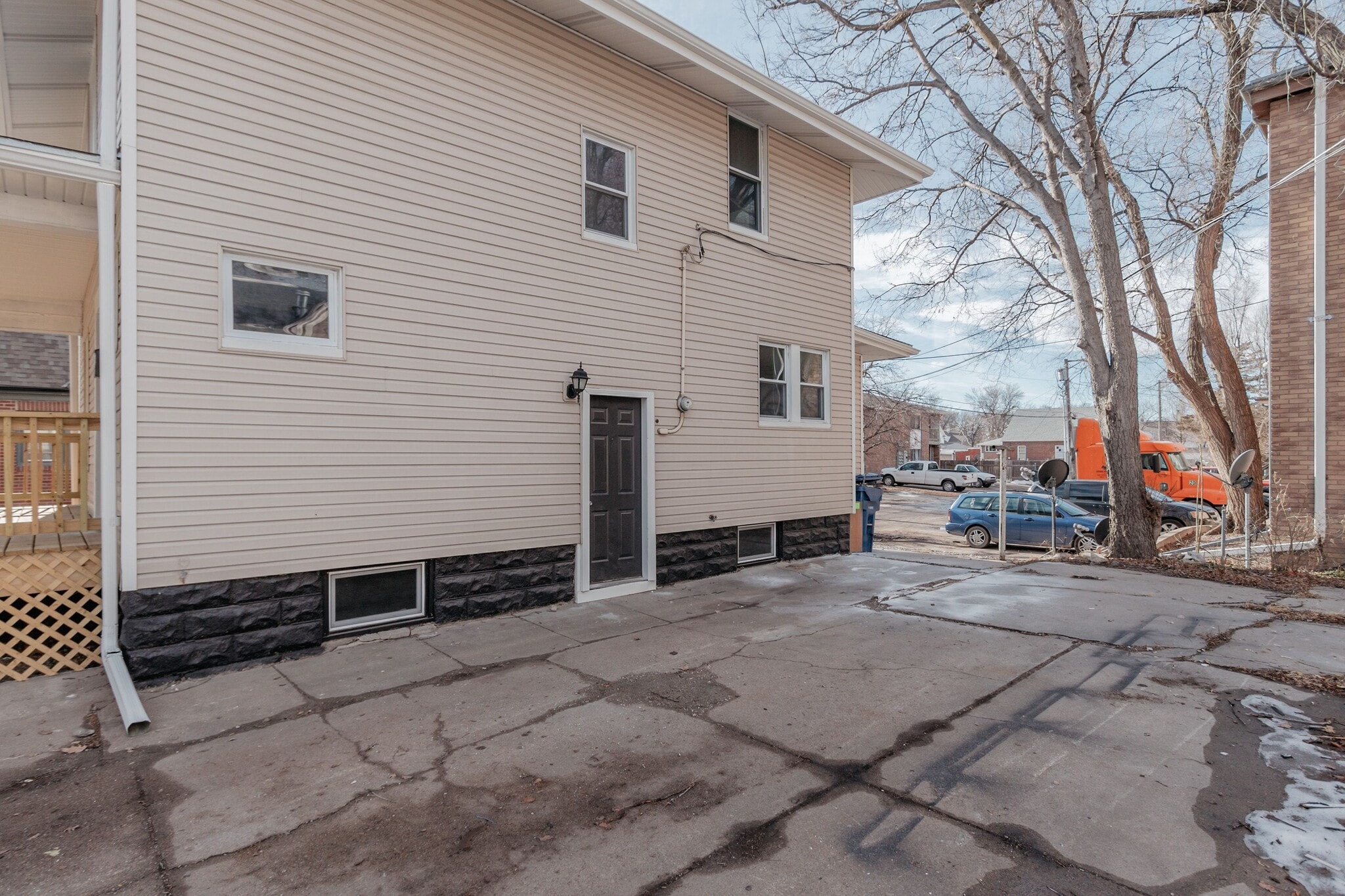 Building Photo - 819 S 10th St