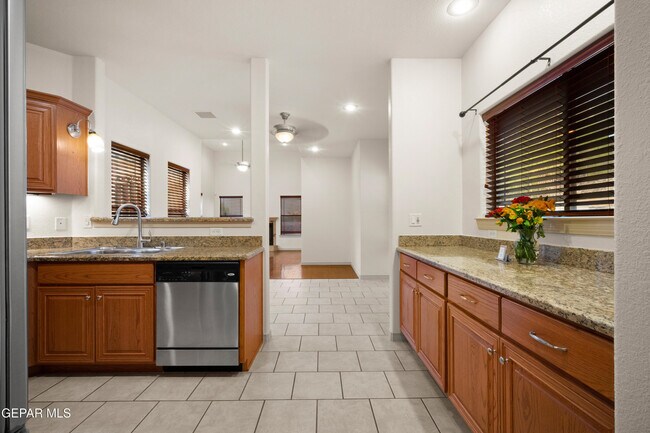 Building Photo - 5939 Bandolero Dr