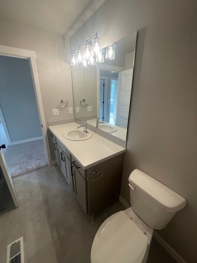 Building Photo - Beautiful New 5BD/4BTH Bella Cresta Home f...