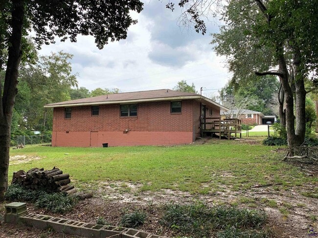 Building Photo - 108 Osage Ave