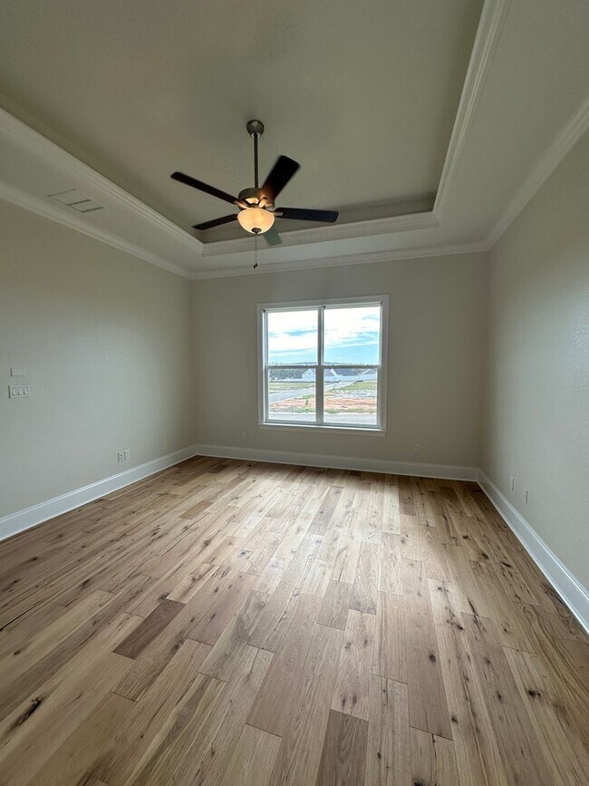 Building Photo - Gorgeous New Contsruction 3 bedroom/2 full...