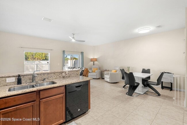 Building Photo - 2545 Revolution St