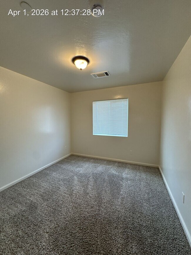 Building Photo - Charming 4 Bedroom House For Rent!!