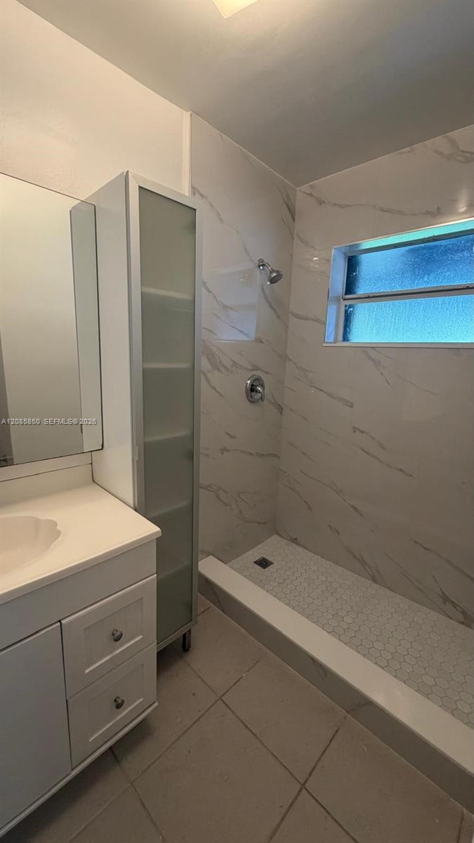 Building Photo - 2631 Alcazar Dr