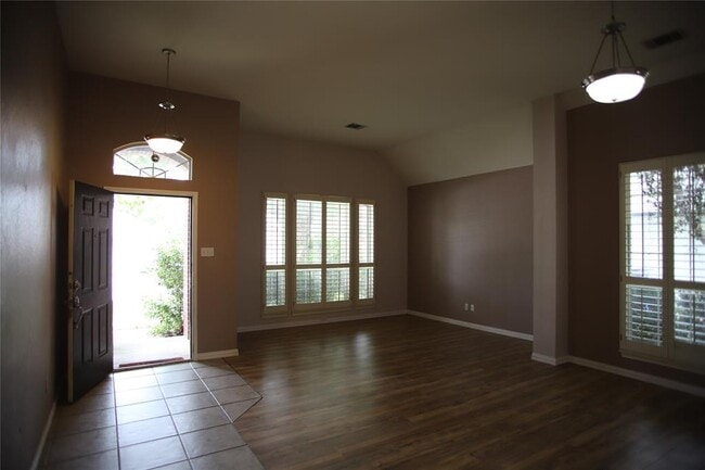 Building Photo - 403 N Blue Ridge Pkwy