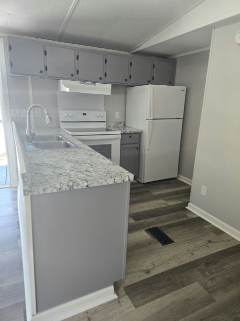 Building Photo - 1325 Wenlon Dr