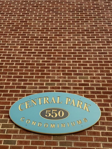 Building Photo - 550 Central Ave