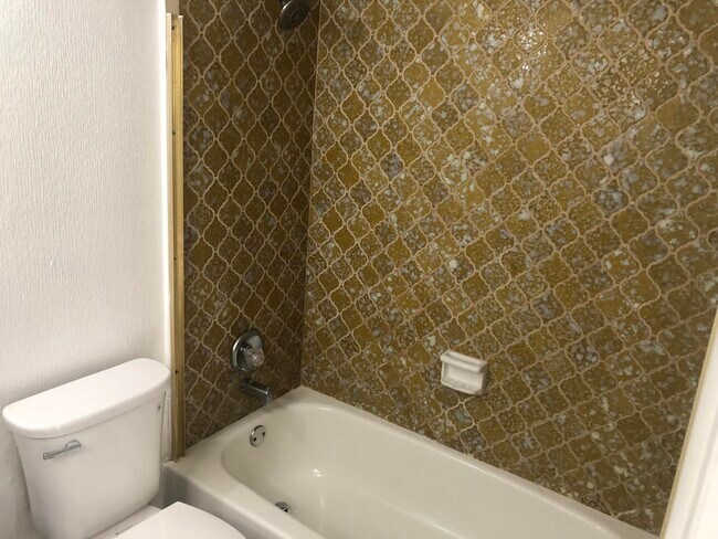 Building Photo - 4500 N Flagler Dr