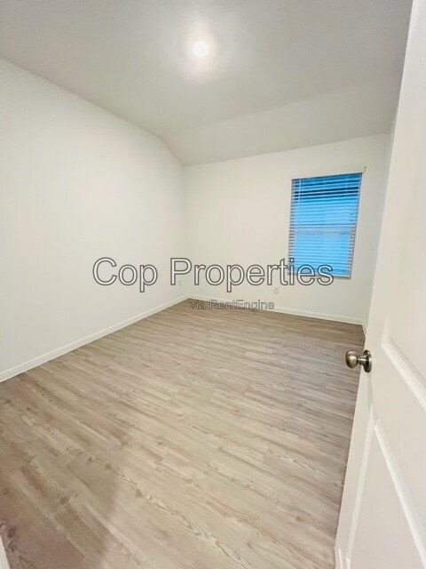 Building Photo - 10419 Beachball Bnd