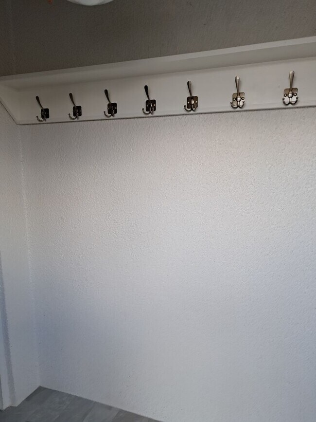 Building Photo - Frankfort Hwy- Fridley