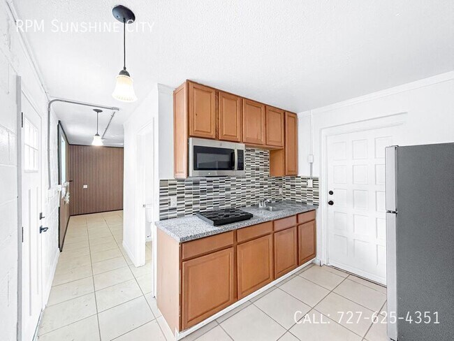 Building Photo - 3684 14th Ave SE