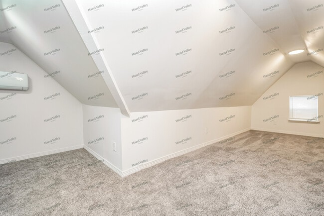 Building Photo - 148 W Park Ave