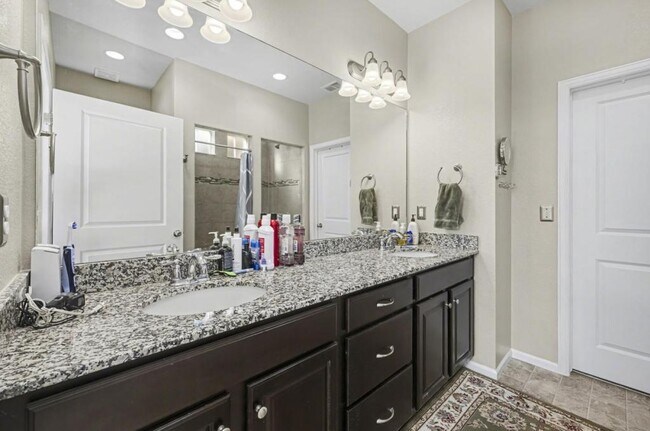 Building Photo - 4854 Saddlewood Circle