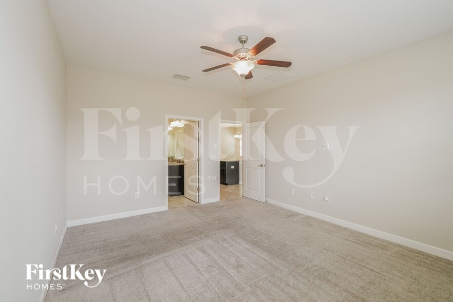 Building Photo - 9835 Ivory Dr