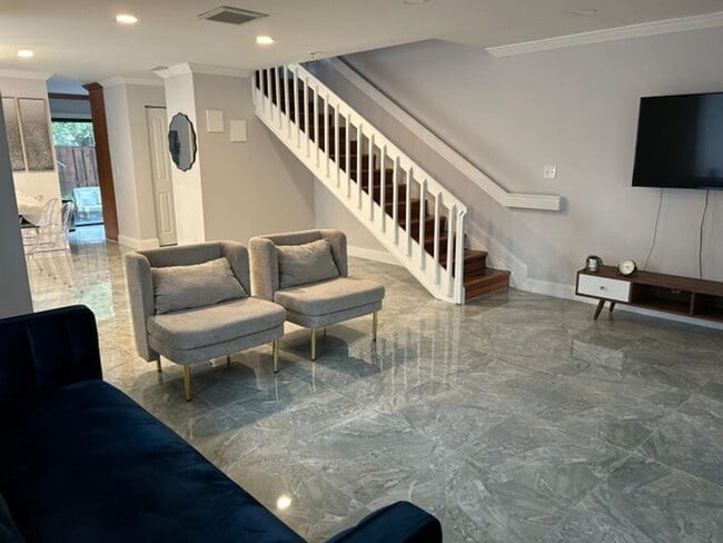 Building Photo - 7690 Lago Del Mar Dr