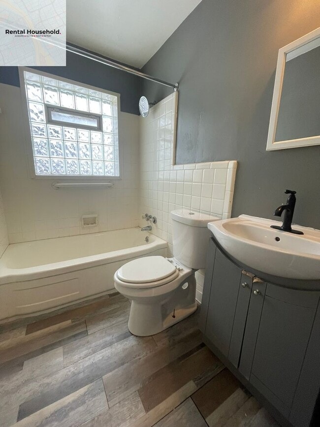 Building Photo - Classic Charm Meets Modern Comfort- $1400