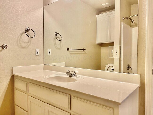 Building Photo - 3628 S Mirror St