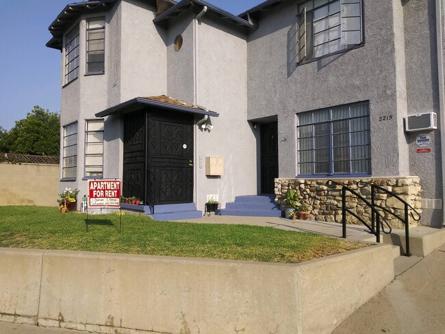 Building Photo - 2215 W Ramona Rd