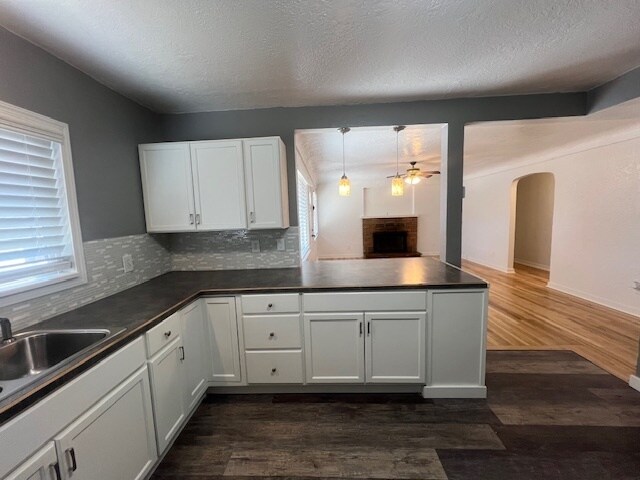 Building Photo - 4 Bed 1.5 Bath in Prime Bench Location!