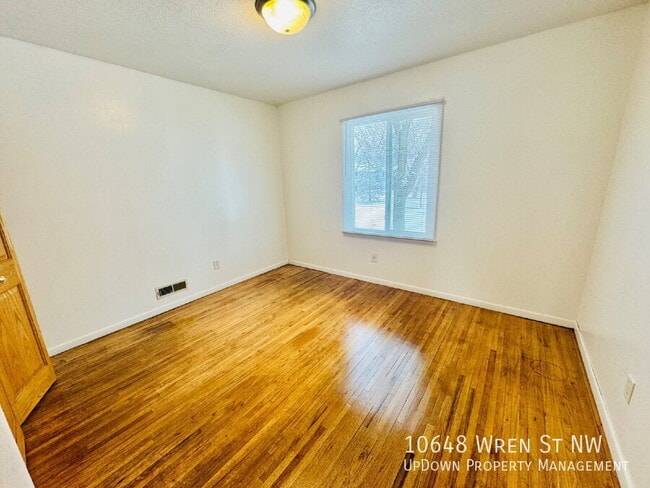 Building Photo - 10648 Wren St NW