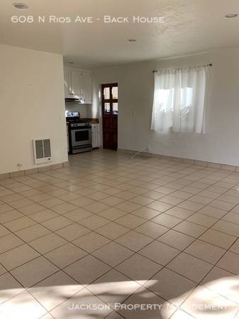 Primary Photo - 608 N Rios Ave