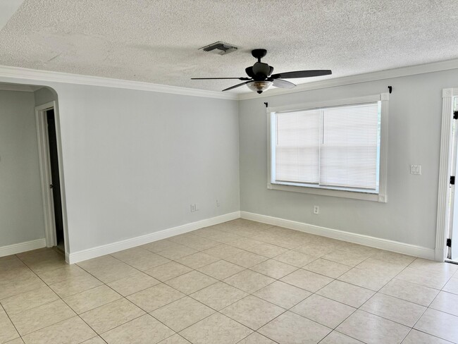 Building Photo - 1501 Meridian Rd