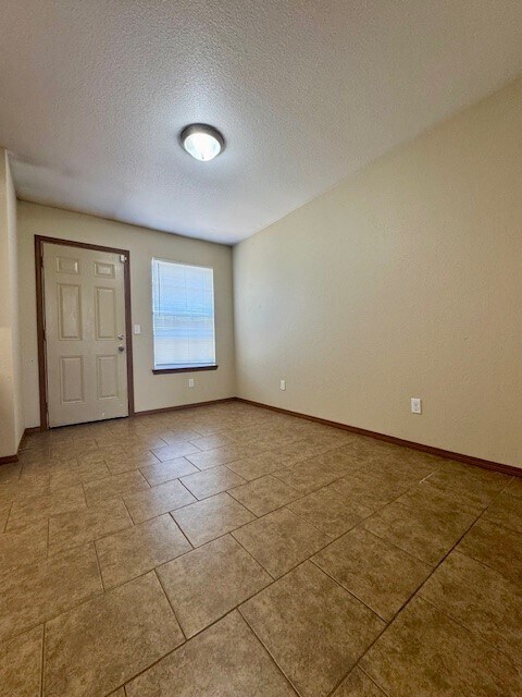 Building Photo - 4202 SW Chapelstone Ave