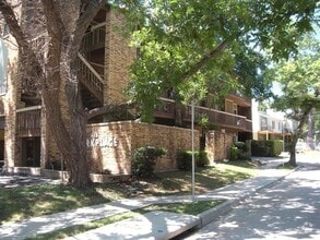 Building Photo - 612 Park Pl