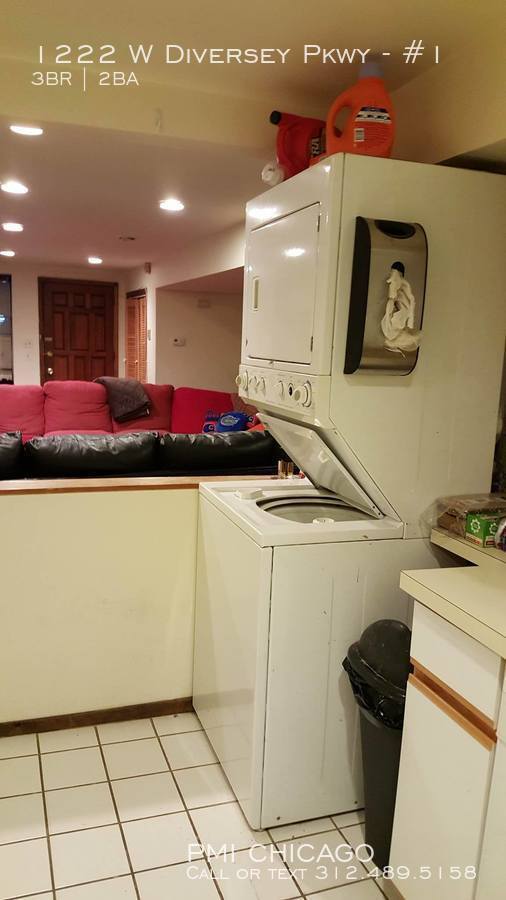 Building Photo - 1222 W Diversey Pkwy