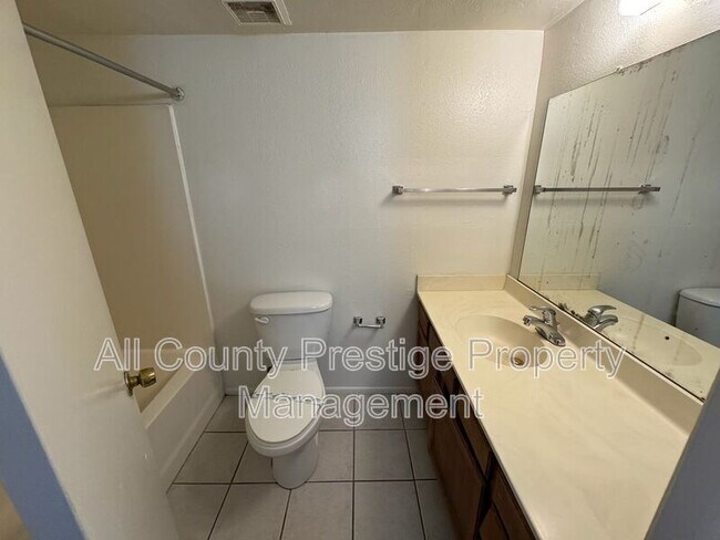 Building Photo - 1831 W Mulberry Dr