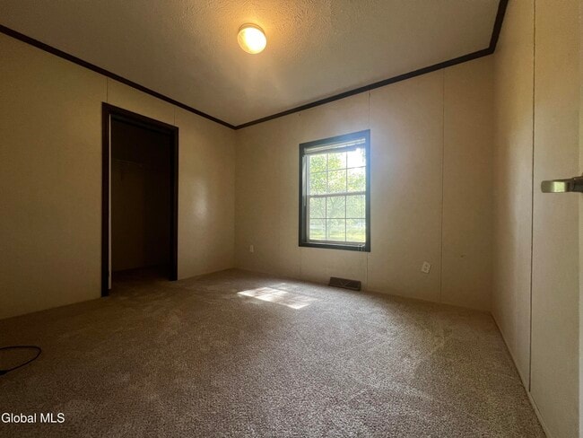 Building Photo - 362 Hoags Corners Rd