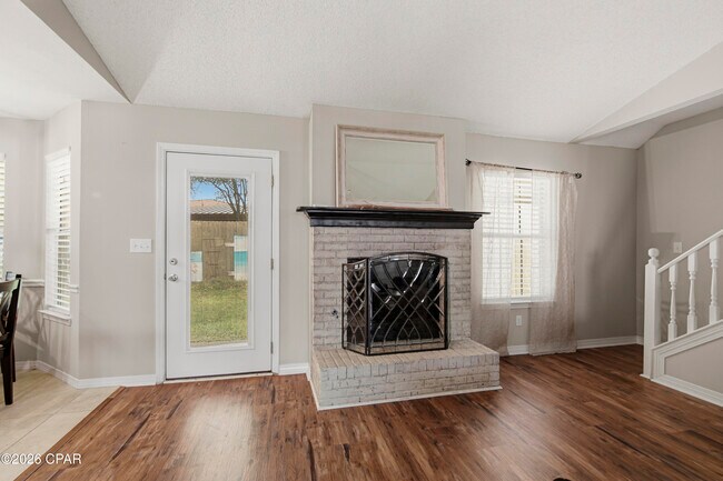 Building Photo - 855 Mande Ct