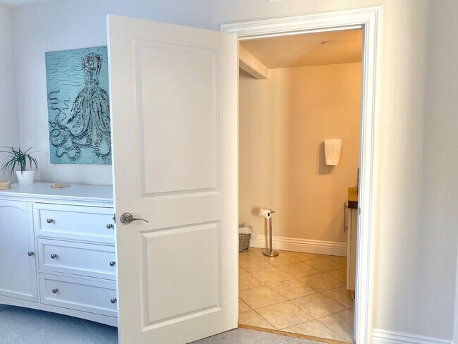 Building Photo - 3005 Strongs Dr